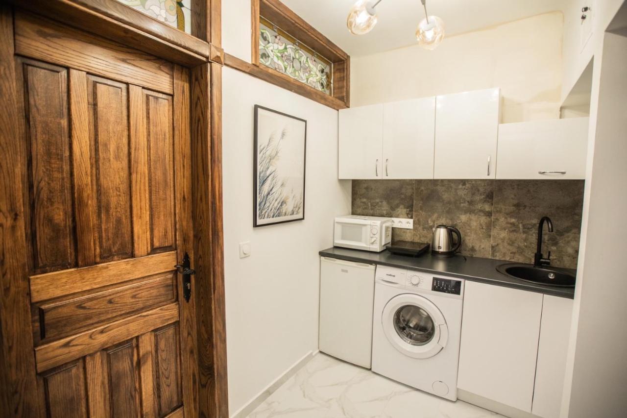 Apartment стильна в центрі на площі ринок вулиця галицька 9 *